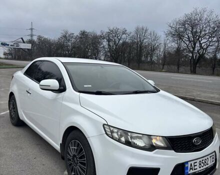 Білий Кіа Cerato KOUP, об'ємом двигуна 2 л та пробігом 174 тис. км за 8500 $, фото 7 на Automoto.ua