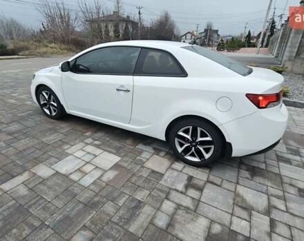 Белый Киа Cerato KOUP, объемом двигателя 2 л и пробегом 138 тыс. км за 8300 $, фото 3 на Automoto.ua