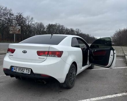 Білий Кіа Cerato KOUP, об'ємом двигуна 2 л та пробігом 174 тис. км за 8500 $, фото 4 на Automoto.ua