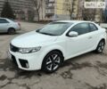 Белый Киа Cerato KOUP, объемом двигателя 2 л и пробегом 63 тыс. км за 10000 $, фото 7 на Automoto.ua