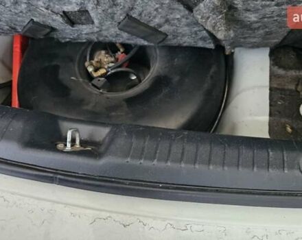 Белый Киа Cerato KOUP, объемом двигателя 2 л и пробегом 138 тыс. км за 8300 $, фото 10 на Automoto.ua