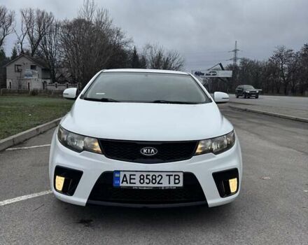 Білий Кіа Cerato KOUP, об'ємом двигуна 2 л та пробігом 174 тис. км за 8500 $, фото 5 на Automoto.ua
