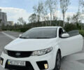 Белый Киа Cerato KOUP, объемом двигателя 1.6 л и пробегом 114 тыс. км за 10000 $, фото 6 на Automoto.ua
