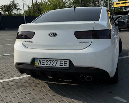 Белый Киа Cerato KOUP, объемом двигателя 1.6 л и пробегом 114 тыс. км за 10000 $, фото 10 на Automoto.ua