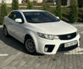 Белый Киа Cerato KOUP, объемом двигателя 2 л и пробегом 200 тыс. км за 8500 $, фото 2 на Automoto.ua