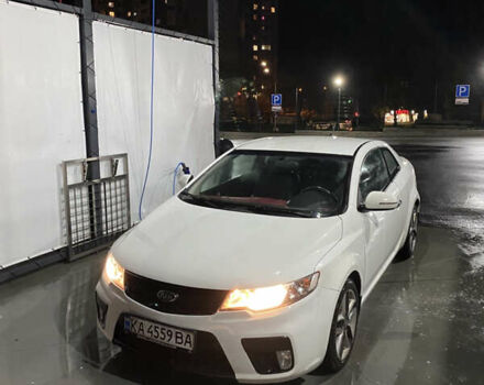 Білий Кіа Cerato KOUP, об'ємом двигуна 2 л та пробігом 87 тис. км за 9800 $, фото 9 на Automoto.ua