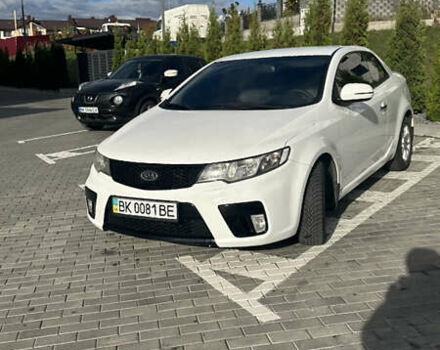 Белый Киа Cerato KOUP, объемом двигателя 2 л и пробегом 200 тыс. км за 8500 $, фото 1 на Automoto.ua