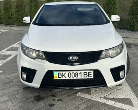 Белый Киа Cerato KOUP, объемом двигателя 2 л и пробегом 200 тыс. км за 8500 $, фото 9 на Automoto.ua