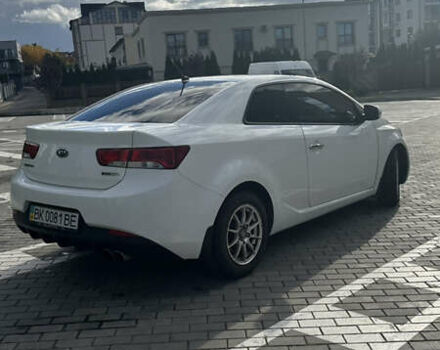 Белый Киа Cerato KOUP, объемом двигателя 2 л и пробегом 200 тыс. км за 8500 $, фото 8 на Automoto.ua
