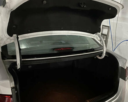 Білий Кіа Cerato KOUP, об'ємом двигуна 2 л та пробігом 87 тис. км за 9800 $, фото 2 на Automoto.ua