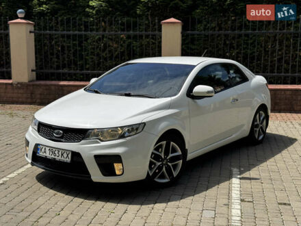 Киа Cerato KOUP 2010 в Василькове на Automoto.ua Белый Киа Cerato KOUP, объемом двигателя 2 л и пробегом 147 тыс. км за 7500 $, фото 1 на Automoto.ua