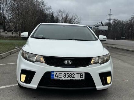 Білий Кіа Cerato KOUP, об'ємом двигуна 2 л та пробігом 174 тис. км за 8500 $, фото 1 на Automoto.ua