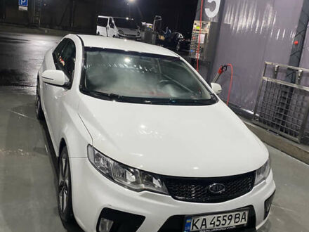 Белый Киа Cerato KOUP, объемом двигателя 2 л и пробегом 87 тыс. км за 9800 $, фото 1 на Automoto.ua
