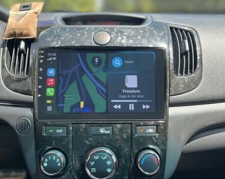 Черный Киа Cerato KOUP, объемом двигателя 2.4 л и пробегом 210 тыс. км за 9000 $, фото 14 на Automoto.ua