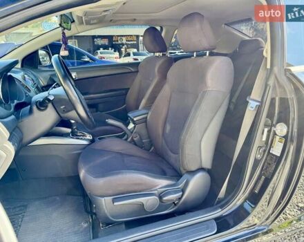 Чорний Кіа Cerato KOUP, об'ємом двигуна 2 л та пробігом 203 тис. км за 7800 $, фото 6 на Automoto.ua