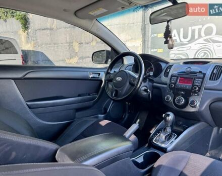 Чорний Кіа Cerato KOUP, об'ємом двигуна 2 л та пробігом 203 тис. км за 7800 $, фото 9 на Automoto.ua