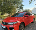 Красный Киа Cerato KOUP, объемом двигателя 1.6 л и пробегом 167 тыс. км за 7000 $, фото 4 на Automoto.ua