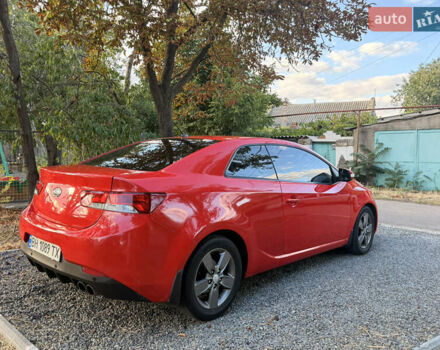 Красный Киа Cerato KOUP, объемом двигателя 1.6 л и пробегом 167 тыс. км за 7000 $, фото 5 на Automoto.ua
