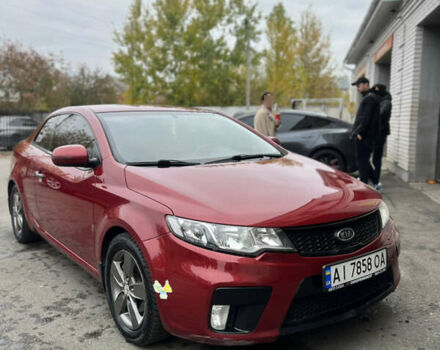 Красный Киа Cerato KOUP, объемом двигателя 1.6 л и пробегом 175 тыс. км за 8500 $, фото 5 на Automoto.ua