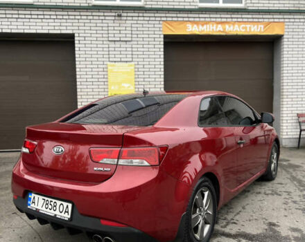 Красный Киа Cerato KOUP, объемом двигателя 1.6 л и пробегом 175 тыс. км за 8500 $, фото 2 на Automoto.ua