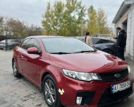 Красный Киа Cerato KOUP, объемом двигателя 1.6 л и пробегом 175 тыс. км за 8500 $, фото 3 на Automoto.ua