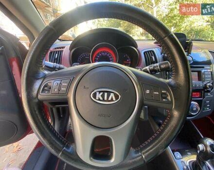 Красный Киа Cerato KOUP, объемом двигателя 2 л и пробегом 107 тыс. км за 10200 $, фото 40 на Automoto.ua