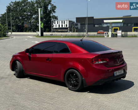 Красный Киа Cerato KOUP, объемом двигателя 2 л и пробегом 180 тыс. км за 7800 $, фото 2 на Automoto.ua
