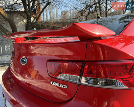 Красный Киа Cerato KOUP, объемом двигателя 2.4 л и пробегом 197 тыс. км за 6300 $, фото 2 на Automoto.ua
