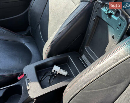 Красный Киа Cerato KOUP, объемом двигателя 2.4 л и пробегом 197 тыс. км за 6300 $, фото 13 на Automoto.ua