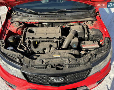 Красный Киа Cerato KOUP, объемом двигателя 2.4 л и пробегом 197 тыс. км за 6300 $, фото 20 на Automoto.ua