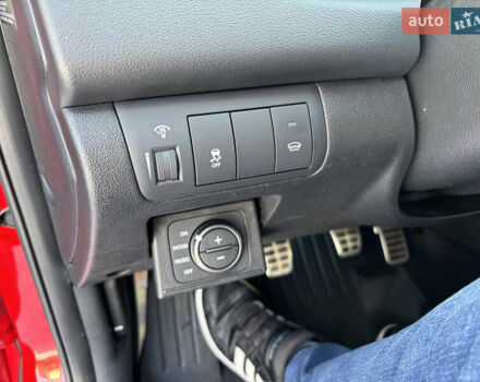 Красный Киа Cerato KOUP, объемом двигателя 2.4 л и пробегом 197 тыс. км за 6300 $, фото 12 на Automoto.ua