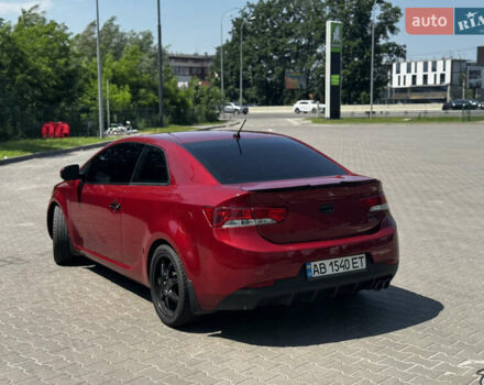Красный Киа Cerato KOUP, объемом двигателя 2 л и пробегом 180 тыс. км за 7800 $, фото 3 на Automoto.ua