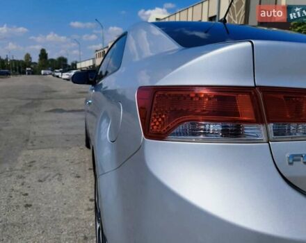 Сірий Кіа Cerato KOUP, об'ємом двигуна 2 л та пробігом 90 тис. км за 8300 $, фото 3 на Automoto.ua