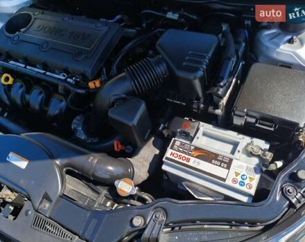 Сірий Кіа Cerato KOUP, об'ємом двигуна 2 л та пробігом 90 тис. км за 8300 $, фото 18 на Automoto.ua
