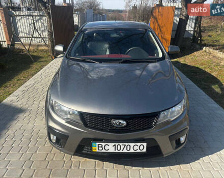 Серый Киа Cerato KOUP, объемом двигателя 2 л и пробегом 105 тыс. км за 8000 $, фото 1 на Automoto.ua