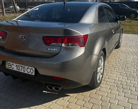 Серый Киа Cerato KOUP, объемом двигателя 2 л и пробегом 105 тыс. км за 8000 $, фото 6 на Automoto.ua