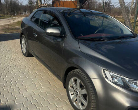 Серый Киа Cerato KOUP, объемом двигателя 2 л и пробегом 105 тыс. км за 8000 $, фото 7 на Automoto.ua