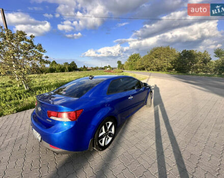 Синий Киа Cerato KOUP, объемом двигателя 2 л и пробегом 144 тыс. км за 8350 $, фото 6 на Automoto.ua