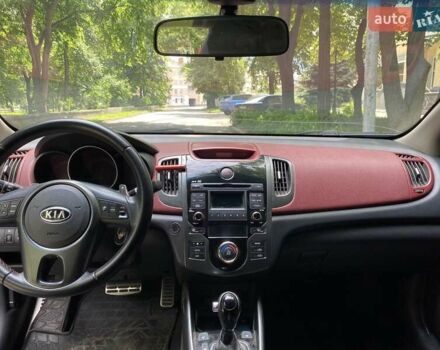 Синий Киа Cerato KOUP, объемом двигателя 2 л и пробегом 160 тыс. км за 8500 $, фото 7 на Automoto.ua