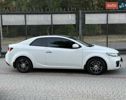 Білий Кіа Черато, об'ємом двигуна 2 л та пробігом 165 тис. км за 8300 $, фото 9 на Automoto.ua