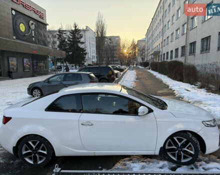 Белый Киа Черато, объемом двигателя 2 л и пробегом 150 тыс. км за 7920 $, фото 7 на Automoto.ua