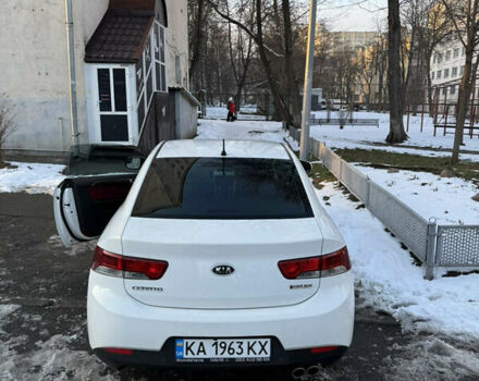 Белый Киа Черато, объемом двигателя 2 л и пробегом 150 тыс. км за 7920 $, фото 4 на Automoto.ua