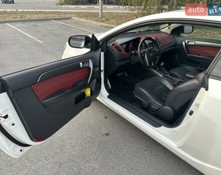 Киа Черато 2011 в Запорожье на Automoto.ua Белый Киа Черато, объемом двигателя 2 л и пробегом 198 тыс. км за 8200 $, фото 7 на Automoto.ua