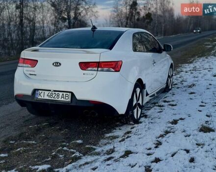 Білий Кіа Черато, об'ємом двигуна 2 л та пробігом 217 тис. км за 7900 $, фото 6 на Automoto.ua