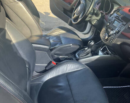 Белый Киа Черато, объемом двигателя 2 л и пробегом 213 тыс. км за 8600 $, фото 11 на Automoto.ua