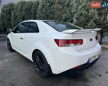 Белый Киа Черато, объемом двигателя 2 л и пробегом 195 тыс. км за 7800 $, фото 4 на Automoto.ua