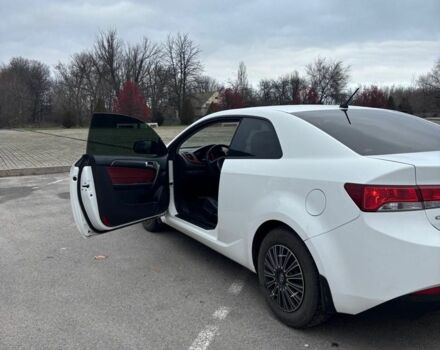 Білий Кіа Черато, об'ємом двигуна 2 л та пробігом 175 тис. км за 8500 $, фото 4 на Automoto.ua