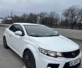 Білий Кіа Черато, об'ємом двигуна 2 л та пробігом 175 тис. км за 8500 $, фото 1 на Automoto.ua