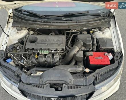 Киа Черато 2011 в Запорожье на Automoto.ua Белый Киа Черато, объемом двигателя 2 л и пробегом 198 тыс. км за 8200 $, фото 10 на Automoto.ua