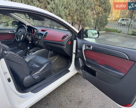 Белый Киа Черато, объемом двигателя 2 л и пробегом 195 тыс. км за 7800 $, фото 18 на Automoto.ua